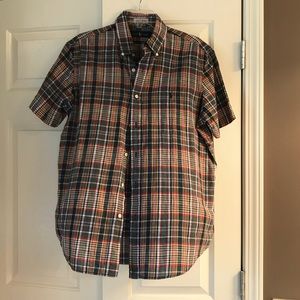 Short sleeve button up